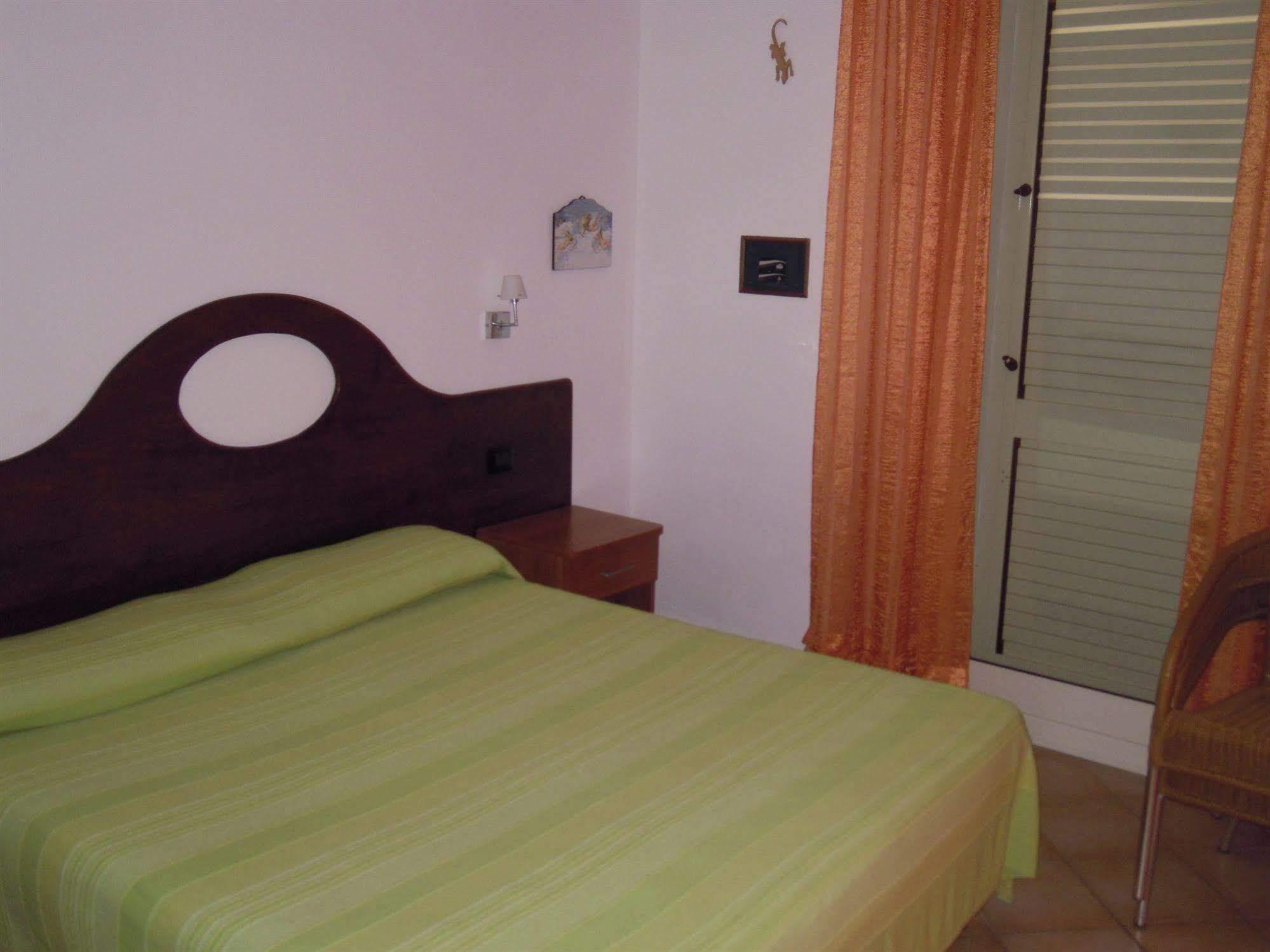 Vistamare Hotel Алисте Екстериор снимка