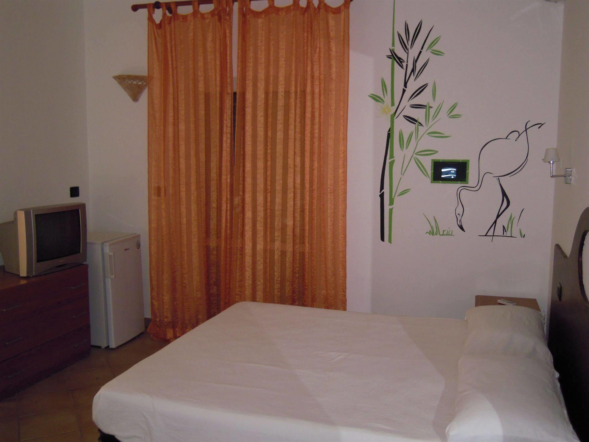 Vistamare Hotel Алисте Екстериор снимка